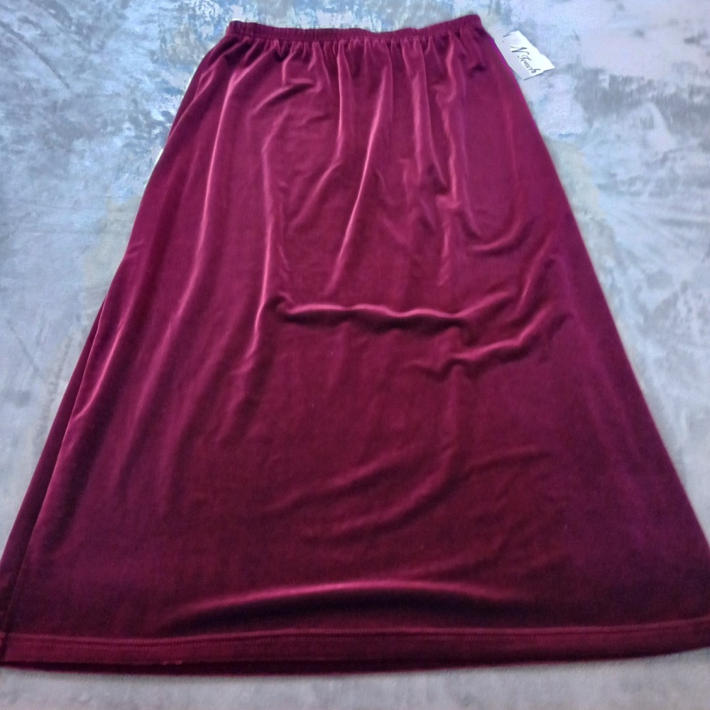 N Touch Posh‎ Velvet Skirt Womens Size Medium Maroon Stretch Long A Line Party